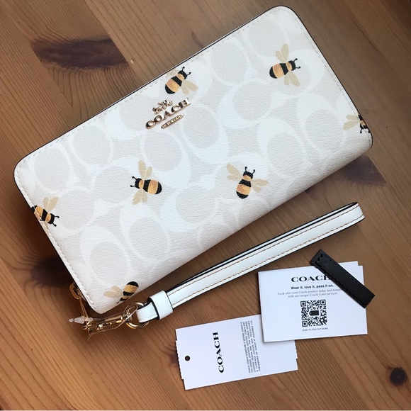 Coach Handbags - 🐝 Coach Long Zip Around Wallet In Signature Canvas With Bee Print